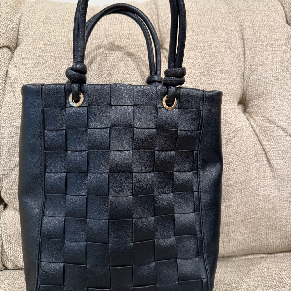 Sophisticated Black Leather Tote with Woven Design